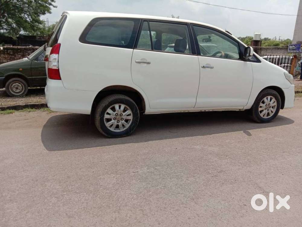 Toyota Innova 2.0 G (petrol) 8 Seater Bs Iv, 2009, Diesel