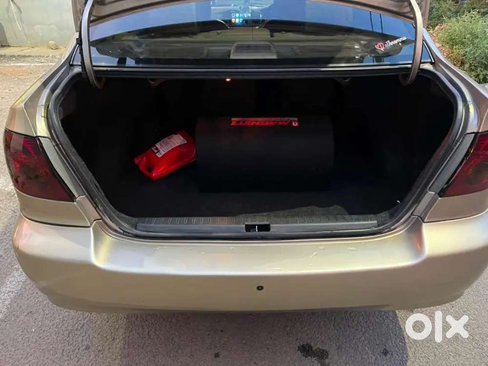 Toyota Corolla H3 2005 Km Driven