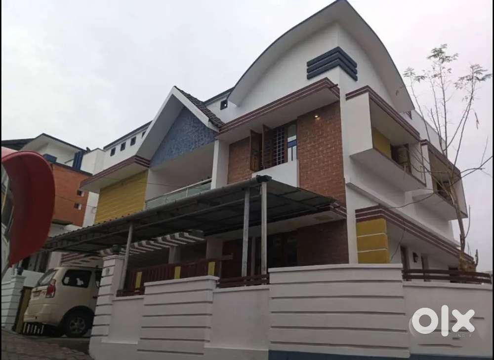 4BHK+ in Kakkanad
