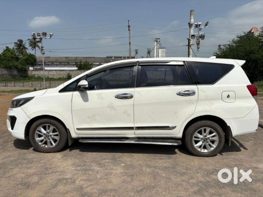Toyota Innova Crysta 2.7 Gx Mt 8s, 2017, Diesel