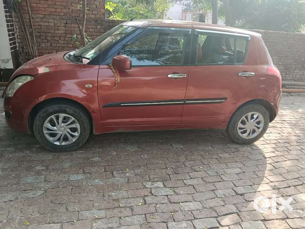 Maruti Suzuki Swift November 2011 Model