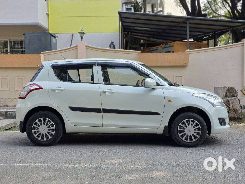 Maruti Suzuki Swift Lxi, 2015, Petrol
