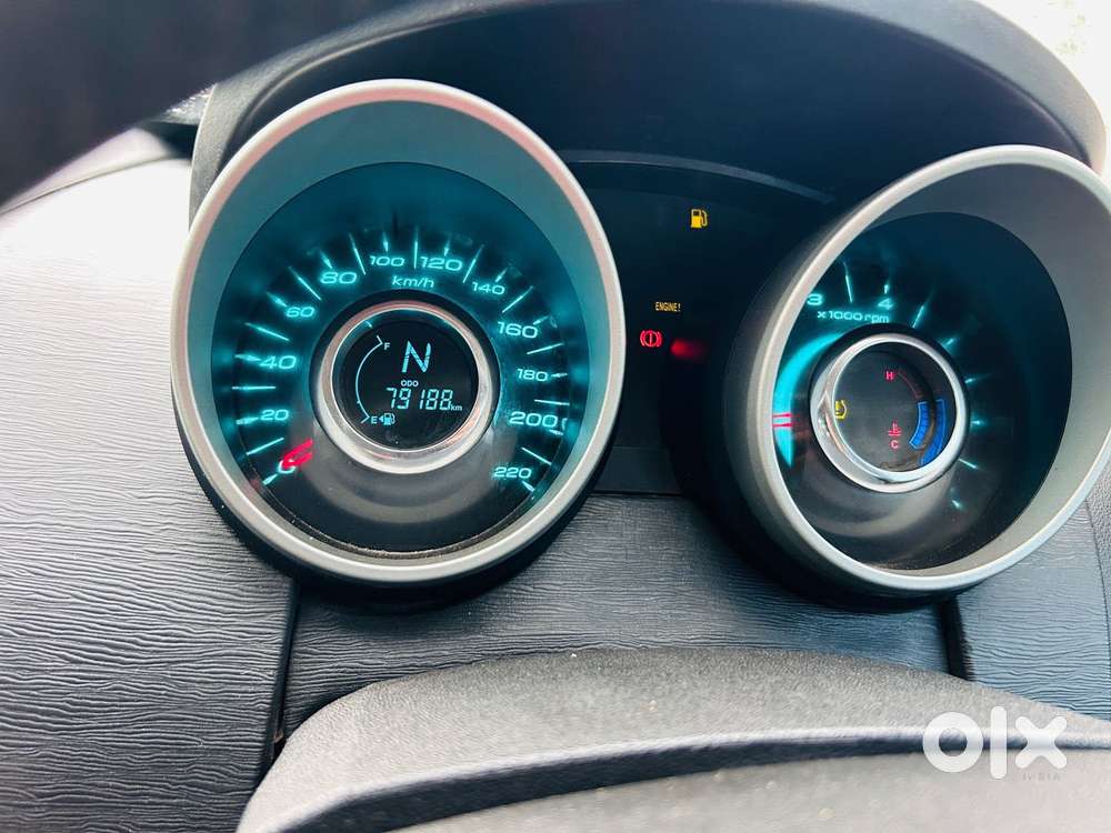 Mahindra Xuv500 2.2 W10, 2016, Diesel