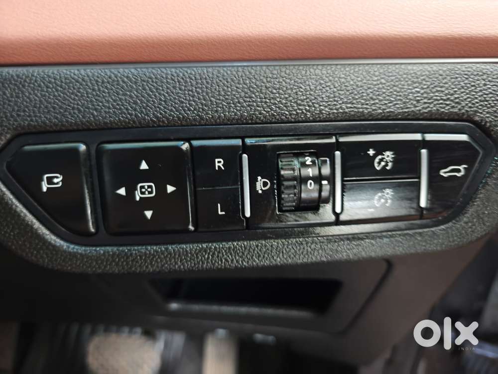 Mg Hector Plus Sharp Pro 1.5 Turbo Petrol Cvt 7 Str, 2024, Petrol