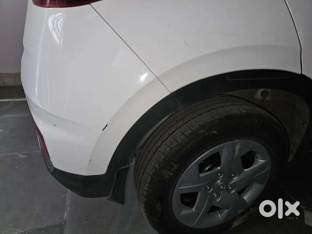 Hyundai Venue 2022 Petrol 14000 Km Driven