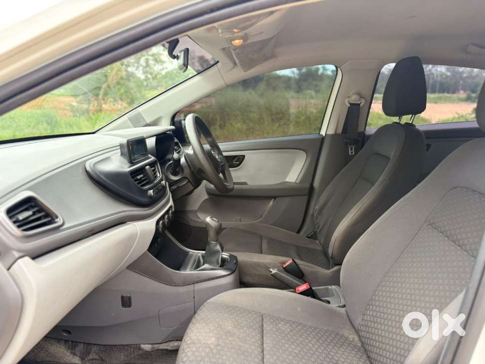 Tata Altroz 1.2 Xm, 2021, Petrol