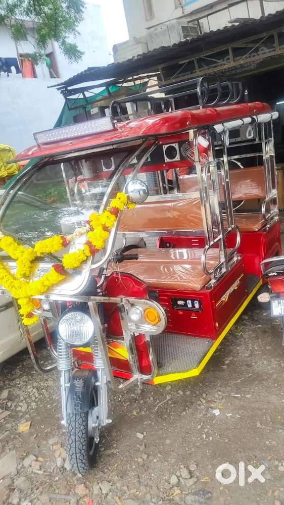 12 Seater Electric Vehicle Rent Par Available &ndash; Indore