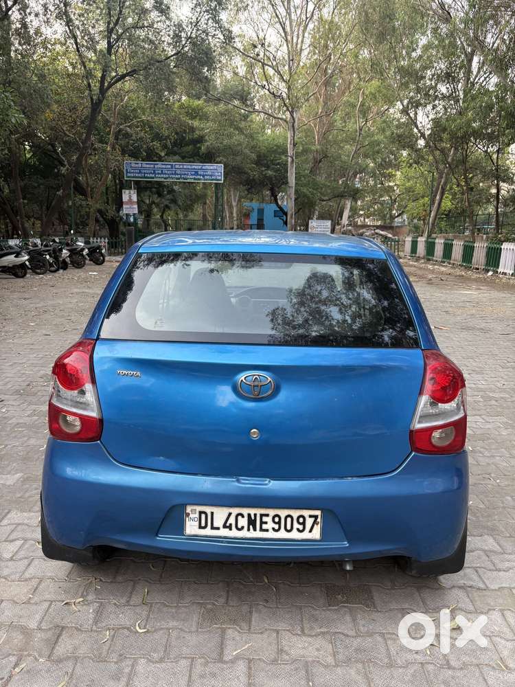 Toyota Etios Liva 2011-2012 G, 2011, Petrol