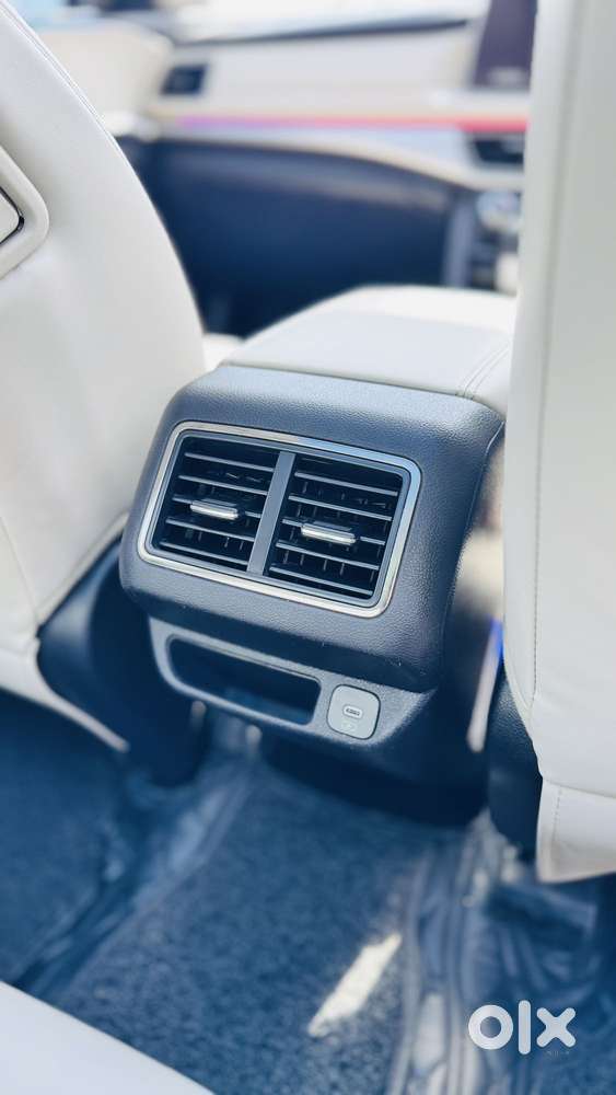 Mahindra Xuv700 2.2 Ax 7 Diesel At Str, 2025, Diesel
