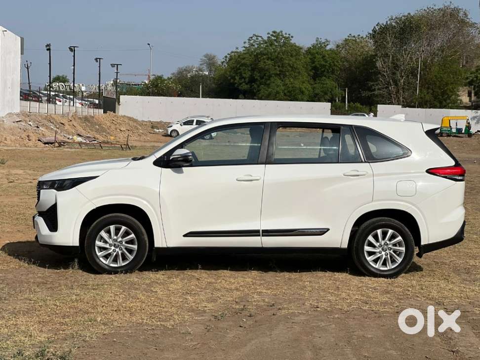 Toyota Innova Hycross 2.0 Gx 8 Str, 2024, Petrol