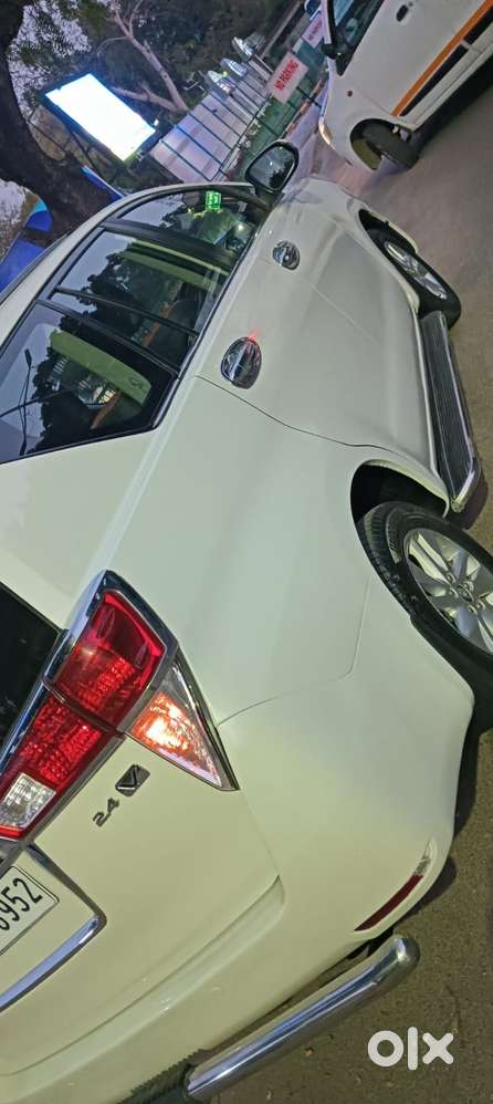 Toyota Innova Crysta 2.4 V, 2017, Diesel