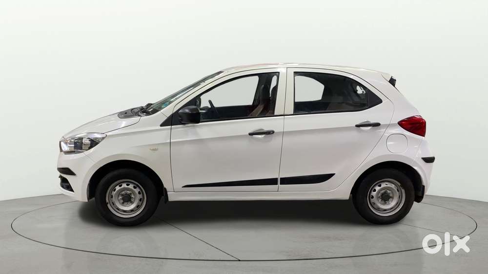 Tata Tiago Xe, 2018, Petrol