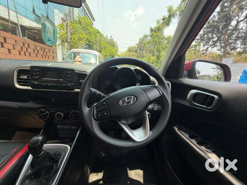 Hyundai Venue Petrol Manual 2022