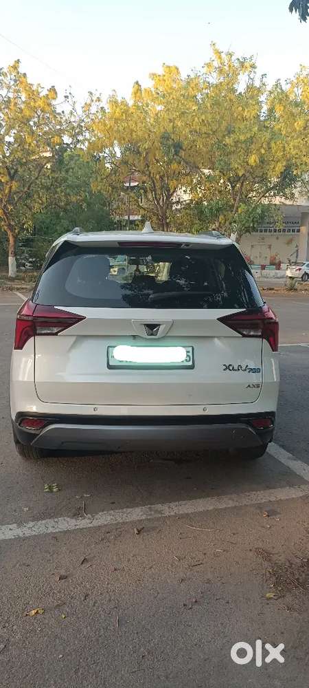 Mahindra Xuv700 2022 Petrol Well Maintained Single Handed