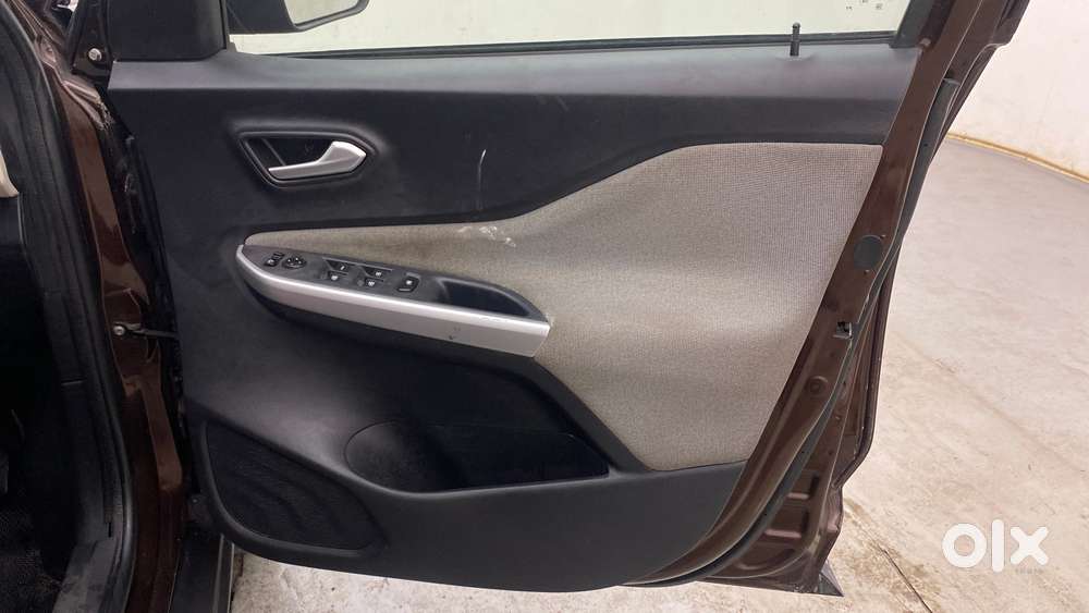 Nissan Magnite 1.0 Xv Premium Turbo Cvt, 2022, Petrol