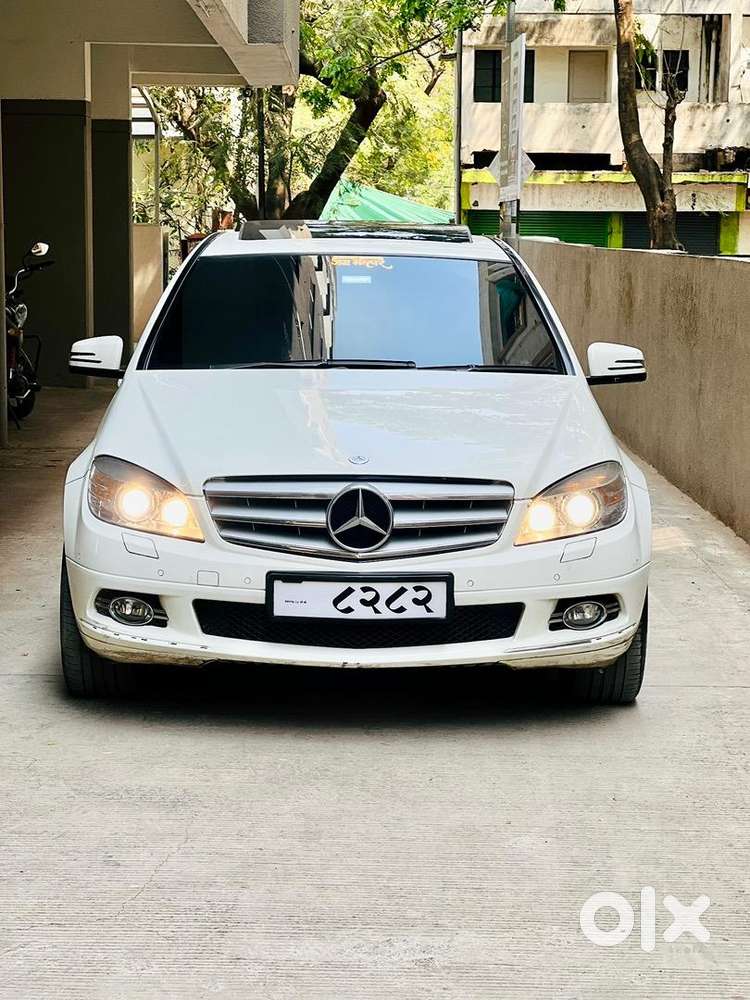Mercedes-benz C-class 2011 Petrol 70000 Km Driven