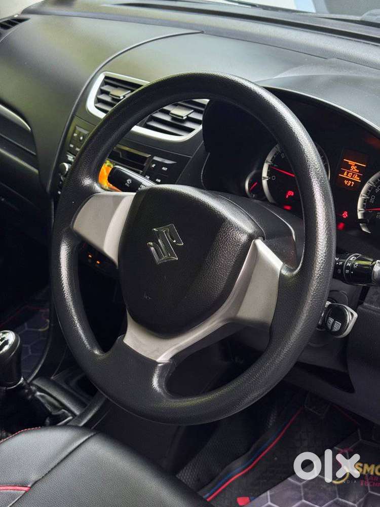 Maruti Suzuki Swift Vxi Optional, 2016, Petrol