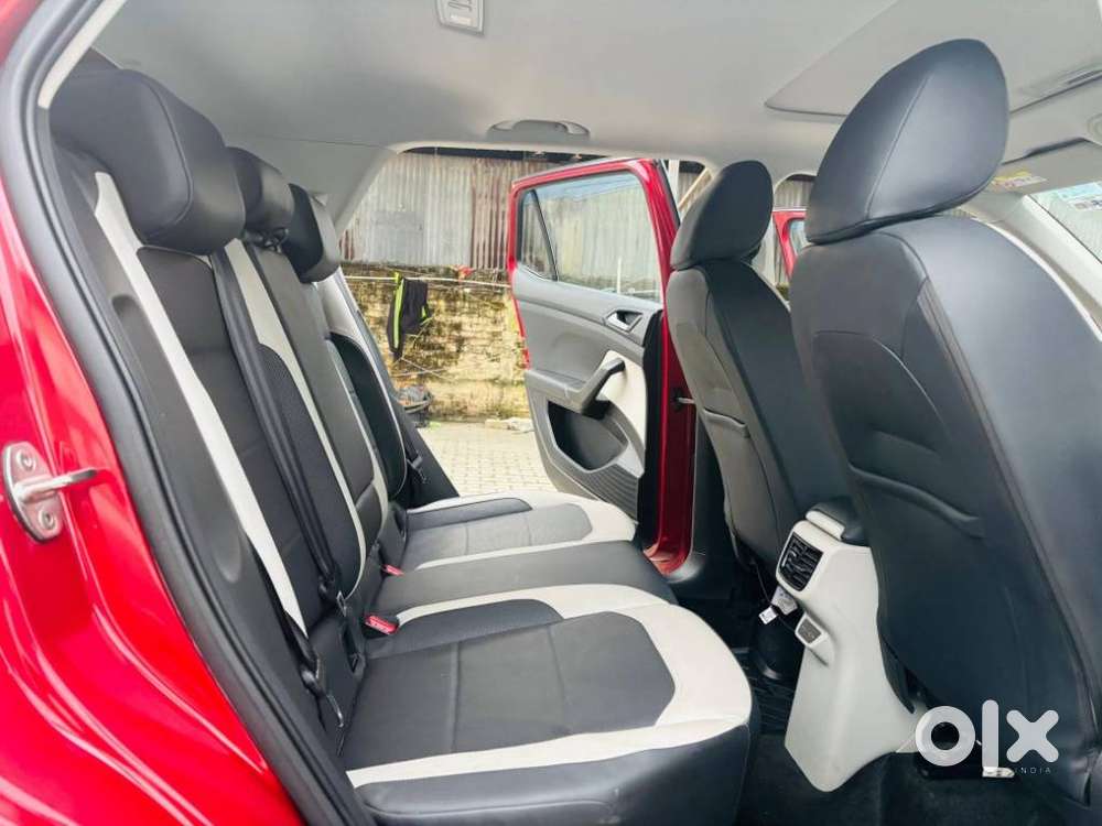 Volkswagen Taigun Topline 1.0 Tsi At (electric Seats), 2024, Petrol