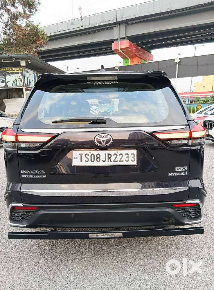 Toyota Innova Hycross 2.0 Zx Hybrid 7 Str, 2023, Petrol