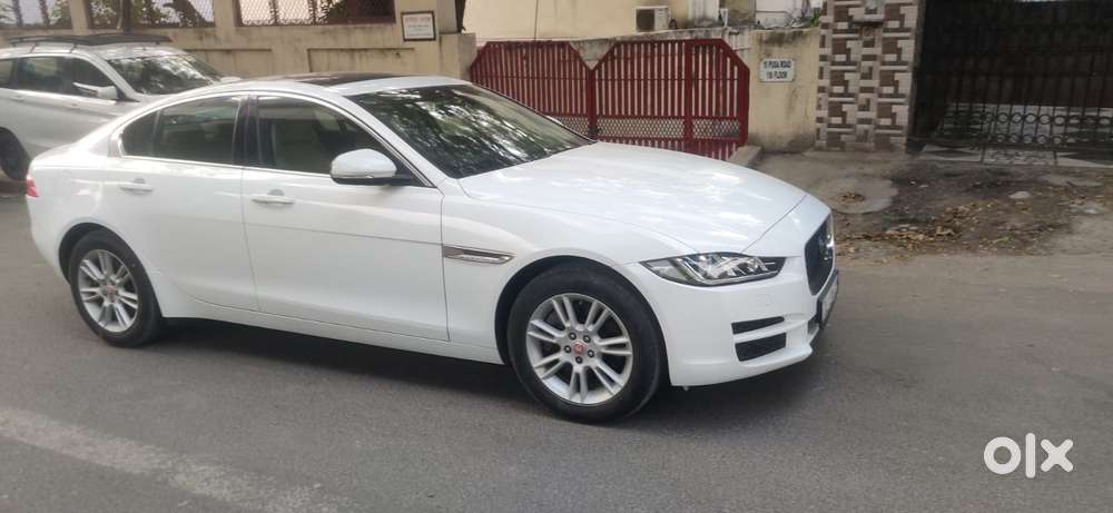 Jaguar Xe Prestige, 2016, Petrol