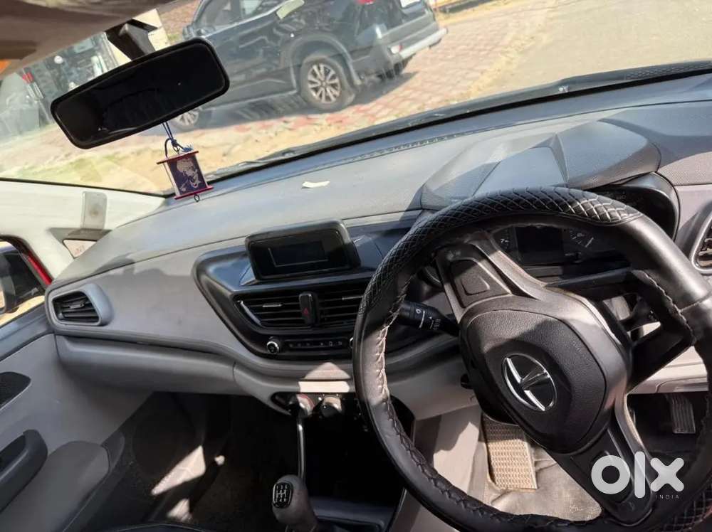 Tata Altroz 1.2 Petrol 2021