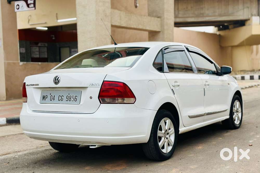 Volkswagen Vento 2010-2013 Petrol Highline, 2011, Petrol
