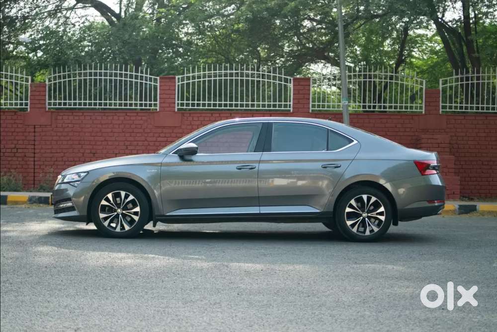 Skoda Superb 2.0 L&k Tsi At, 2023, Petrol