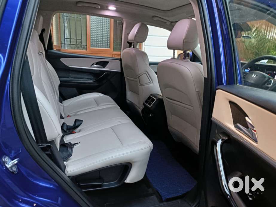 Mahindra Xuv700 2.0 Ax 7 Petrol At Str, 2021, Petrol