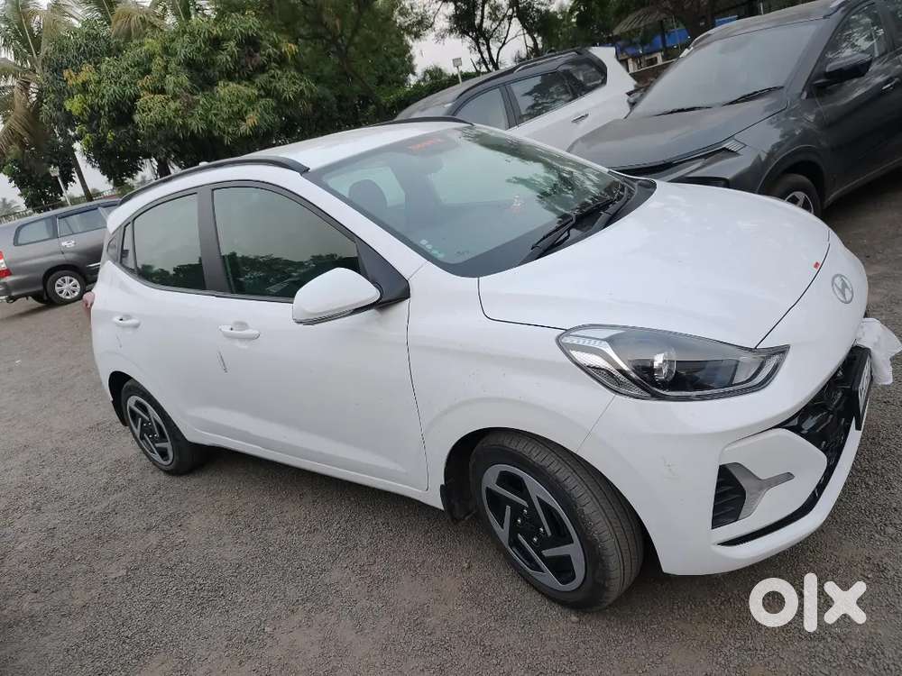 Ac , Power Steering, Power Window, White Colour,