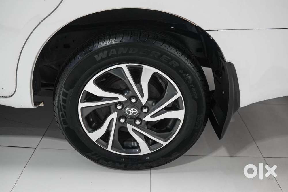 Toyota Innova Crysta 2.4 G Plus Mt 8 Str, 2024, Diesel