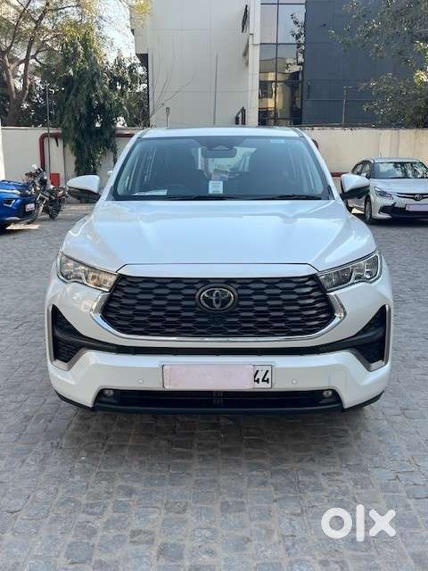 Toyota Innova Hycross 2.0 Zx (o) Hybrid 7 Str, 2023, Petrol