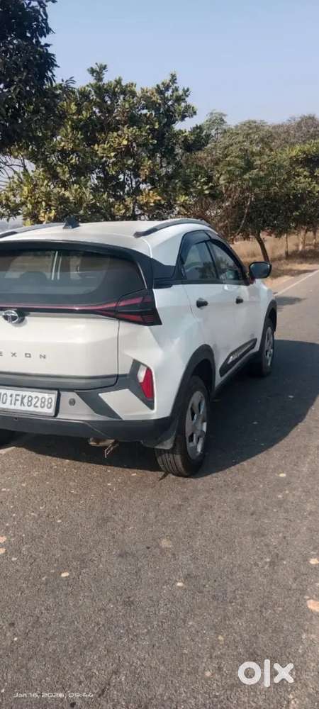 Tata Nexon 2023 Petrol
