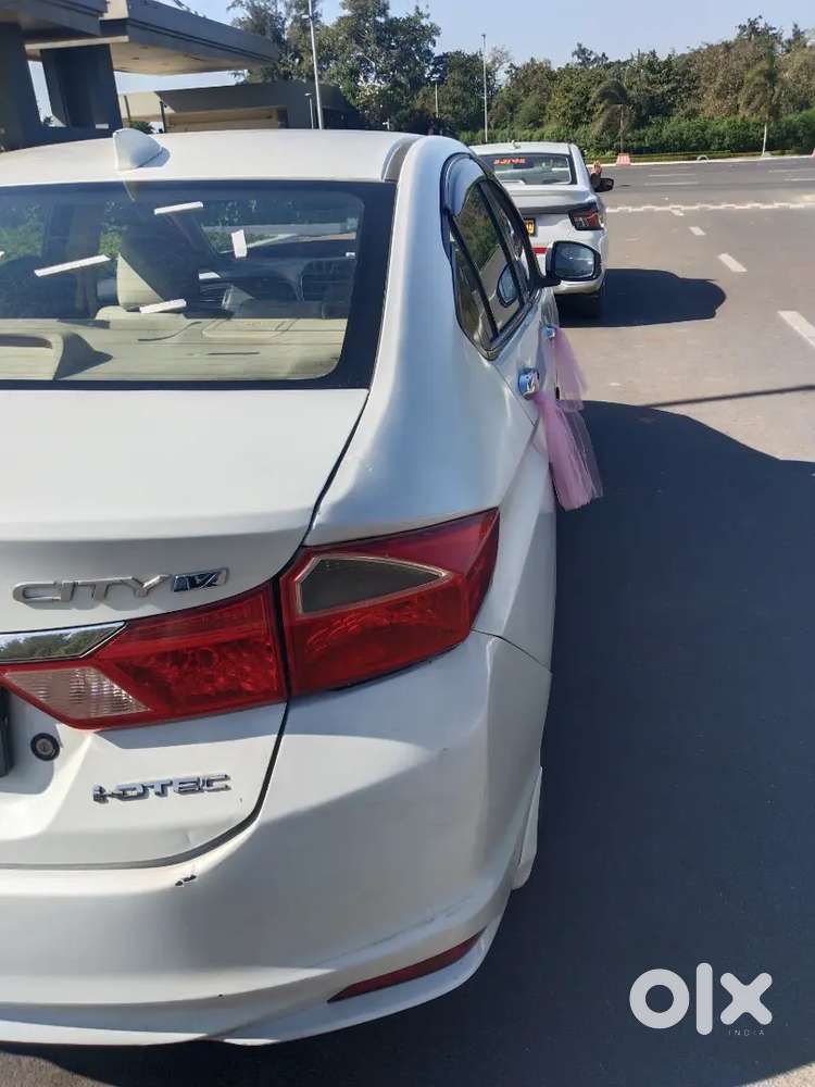 Honda City Hybrid Ehev 2016