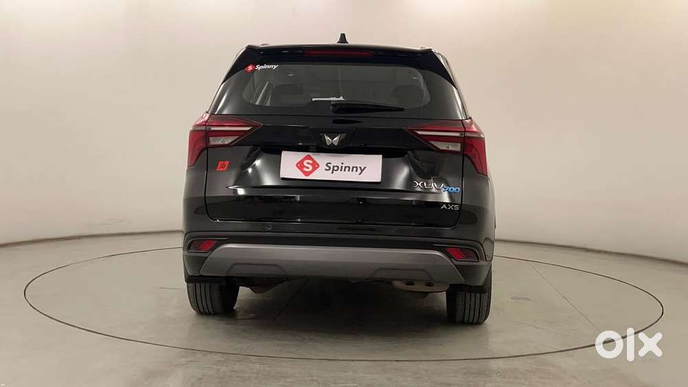 Mahindra Xuv700 2.0 Ax 5 Petrol Mt 7 Str, 2025, Petrol