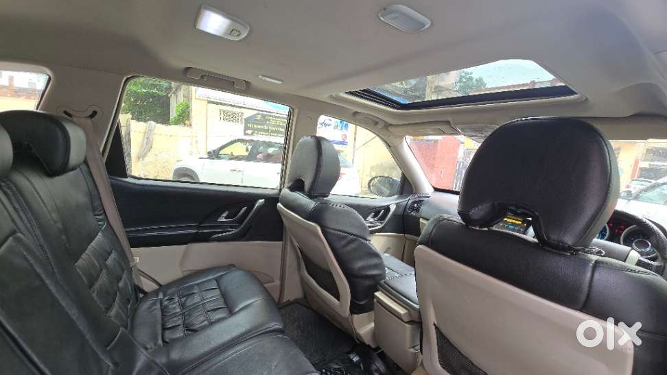 Mahindra Xuv500 W9, 2017