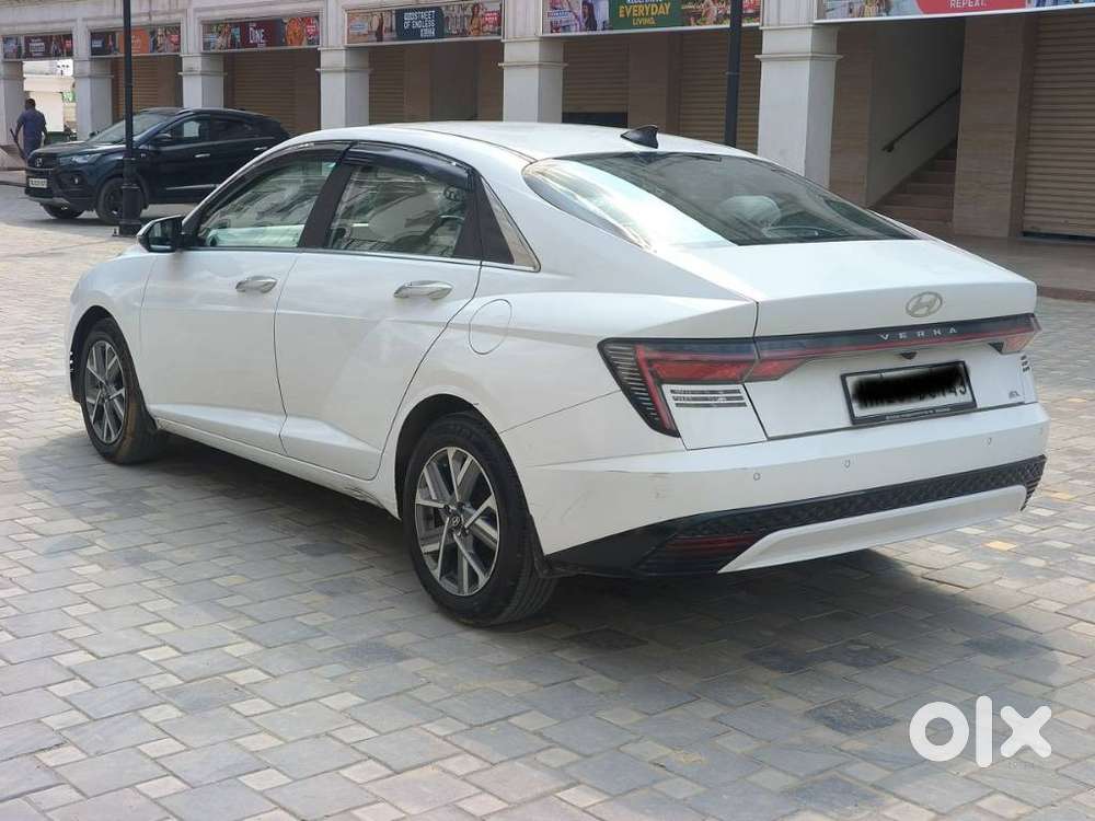 Hyundai Verna 1.5 Sx (o) Petrol Mt, 2023, Petrol
