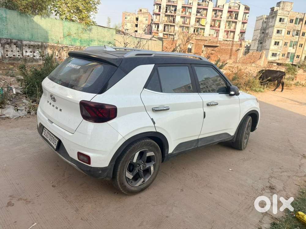 2020 Hyundai Venue 1.2l Cng/petrol Excelent Condition