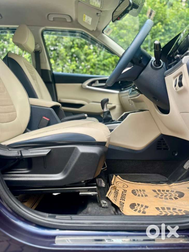 Kia Carens 1.4 Luxury 7 Str, 2022, Petrol