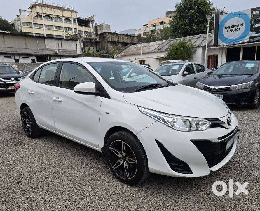 Toyota Yaris J Cvt, 2018, Petrol