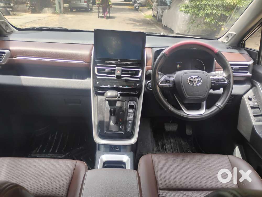 Toyota Innova Hycross 2.0 Zx Hybrid 7 Str, 2025, Petrol