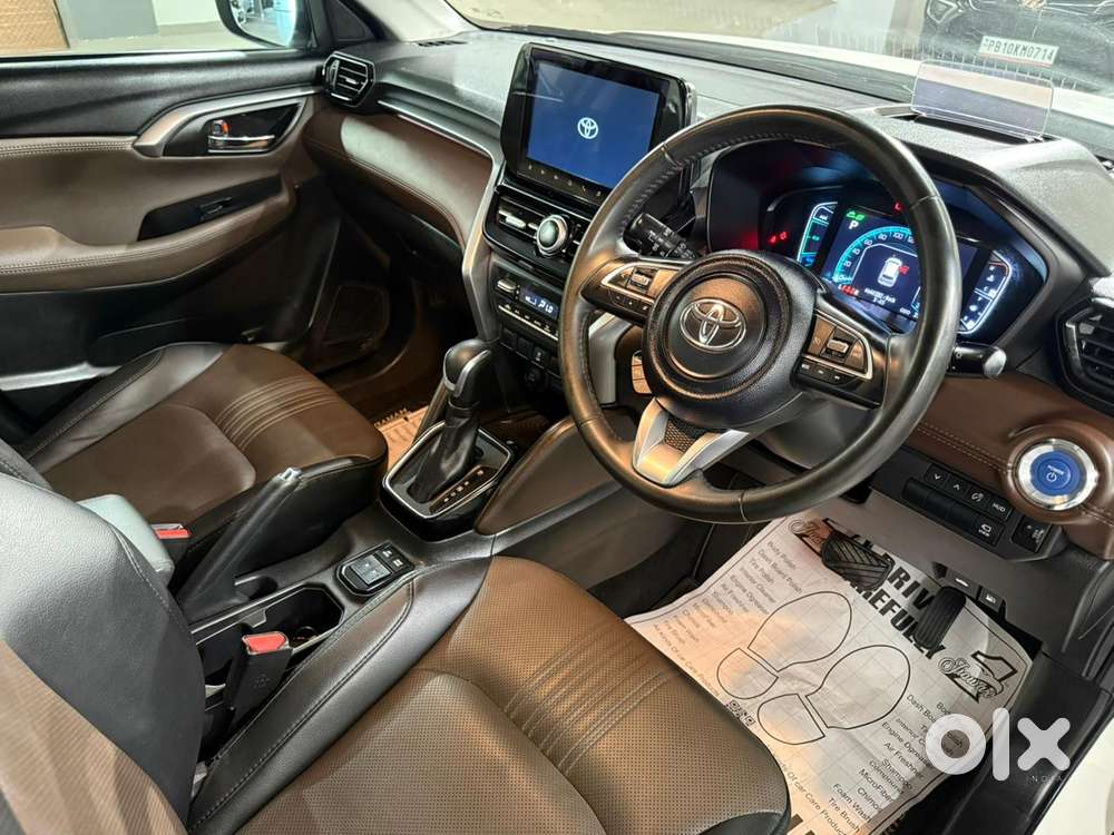 Toyota Urban Cruiser Hyryder 1.5 V Hybrid, 2024, Petrol