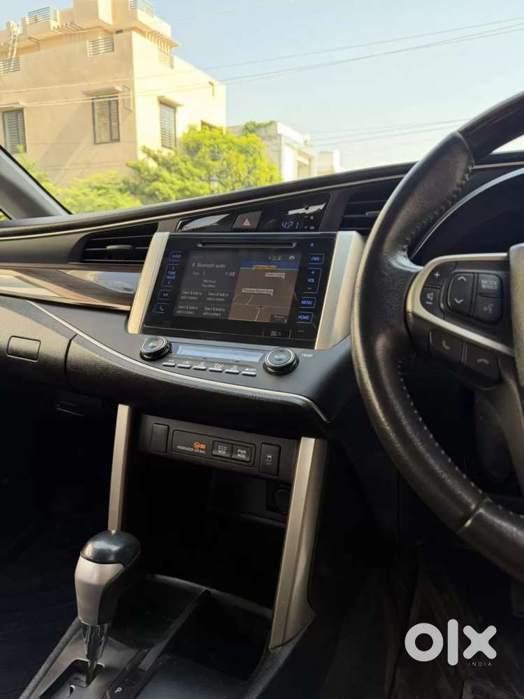Toyota Innova Crysta 2.8 Zx At 7 Seater, 2016, Diesel