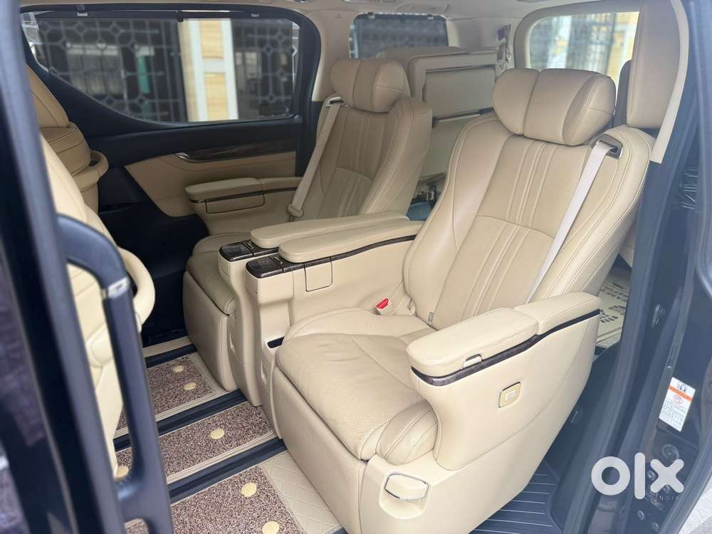 Toyota Vellfire 2.5 Executive Lounge, 2020, Petrol