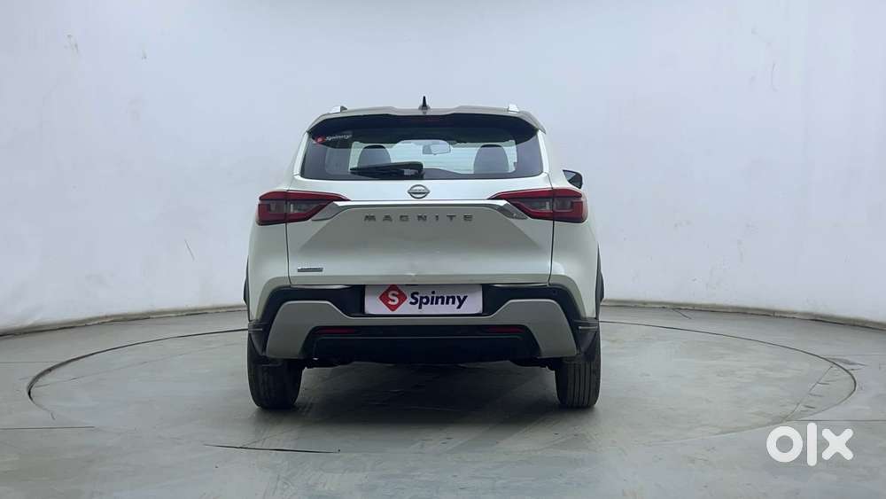Nissan Magnite Xv Turbo, 2022, Petrol