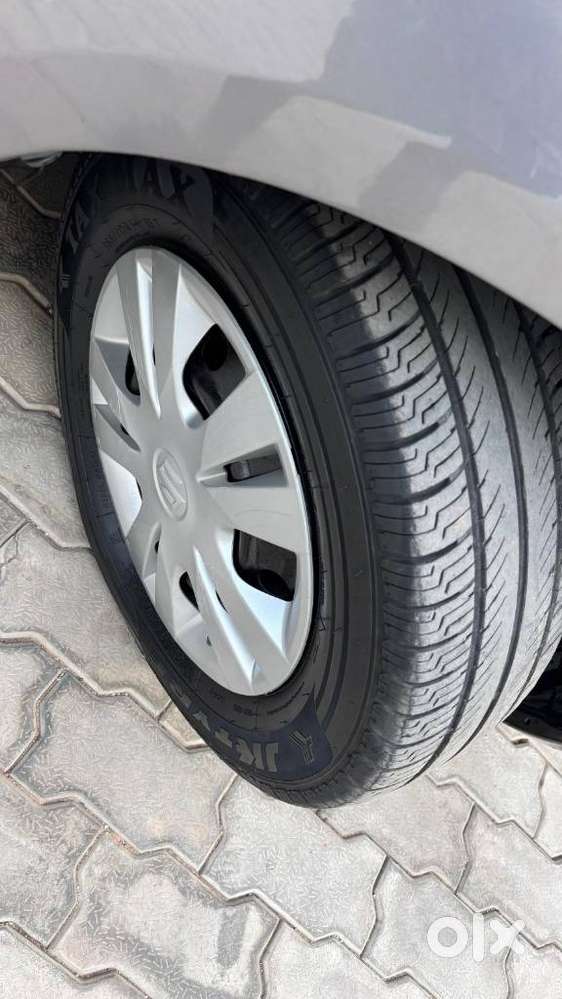 Maruti Suzuki Swift Dzire 1.2 Vxi Bsiv, 2014, Petrol