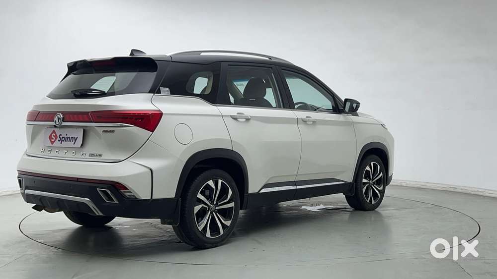 Mg Hector Plus Savvy Pro 1.5 Turbo Petrol Cvt 7 Str Dual Tone, 2023,..