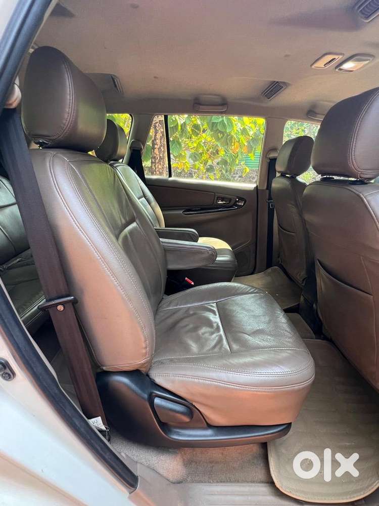 Toyota Innova 2015 Diesel Well Maintained