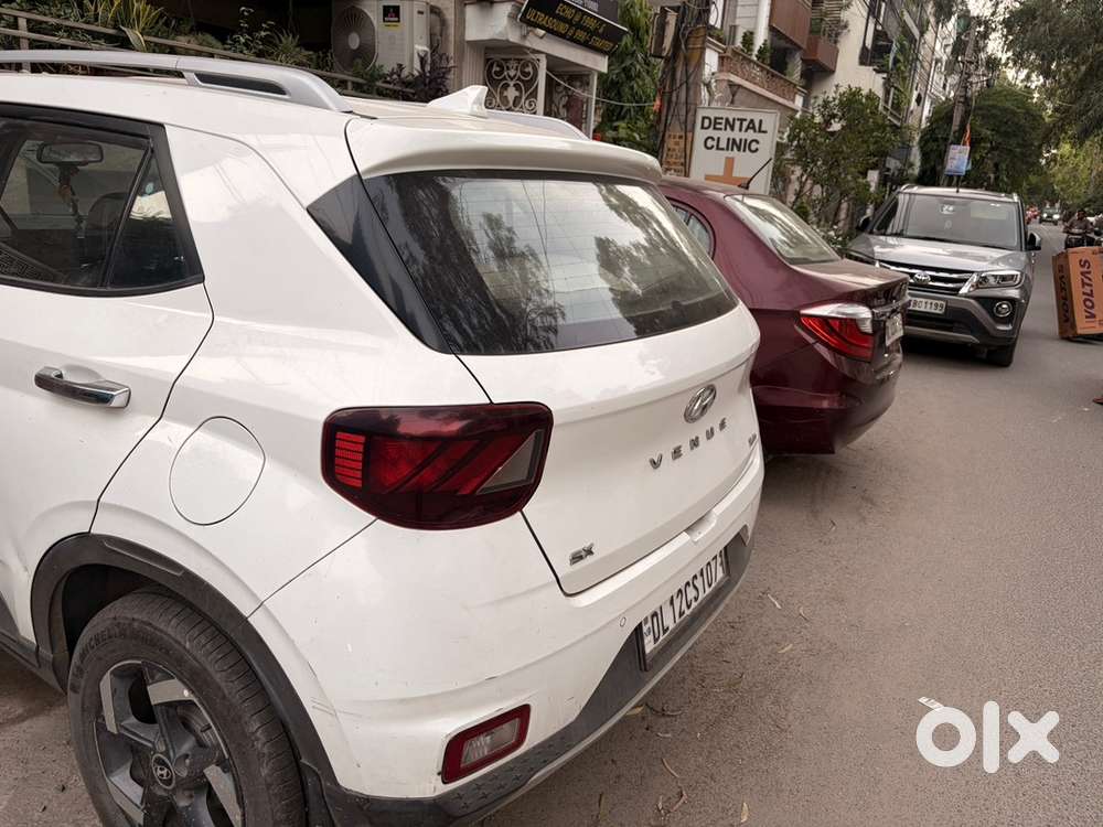 Hyundai Venue 2020 Petrol Well Maintained