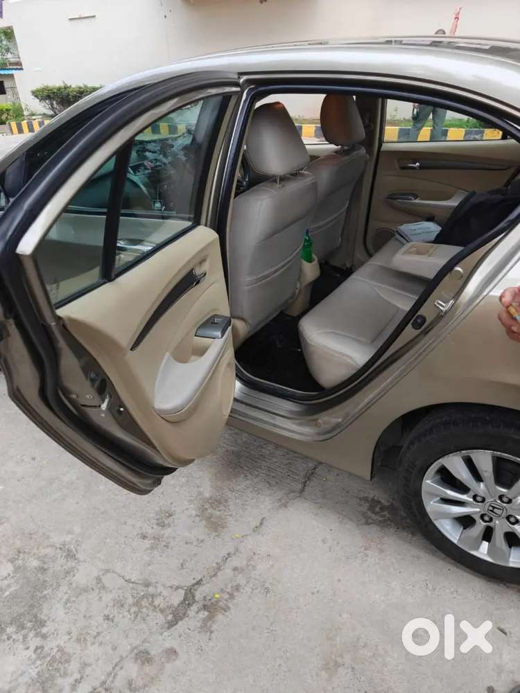 Honda City 2012 Petrol Well Maintained, Full Option.