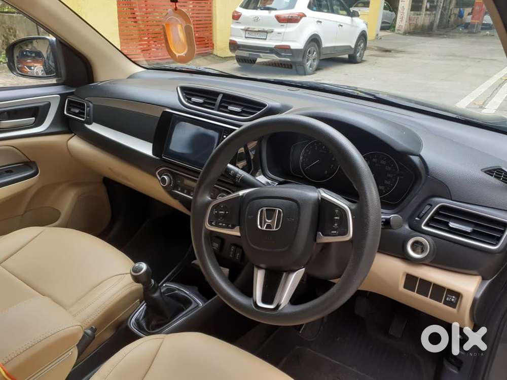 Honda Amaze 2nd Gen Vx, 2022, Petrol